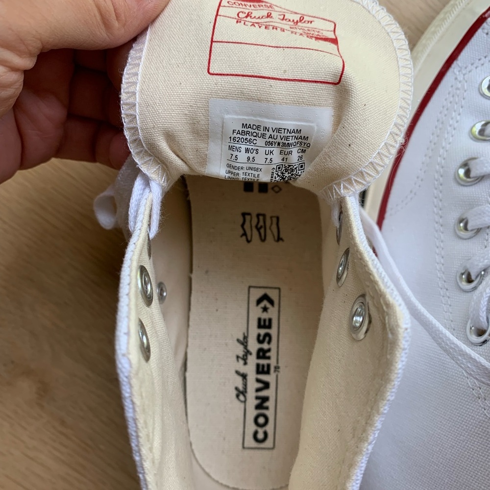 New Wot - Converse White High-Tops with Red Trim - Picture 4 of 5